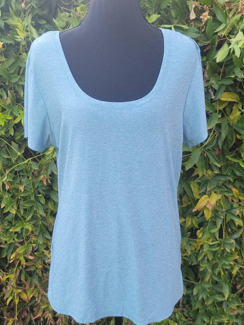 Marika athletic Open Back Workout top Sz L